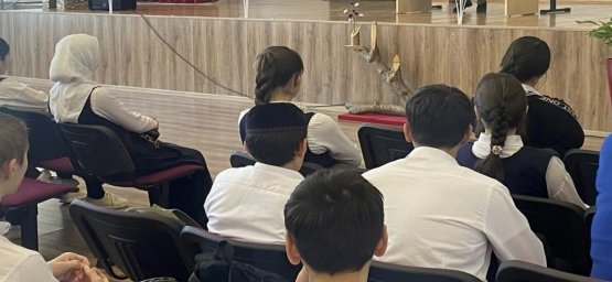 Специалисты РЦБС с просветительской миссией побывали в одной из школ селения Сурхахи 0 Специалисты РЦБС с просветительской миссией побывали в одной из школ селения Сурхахи 0